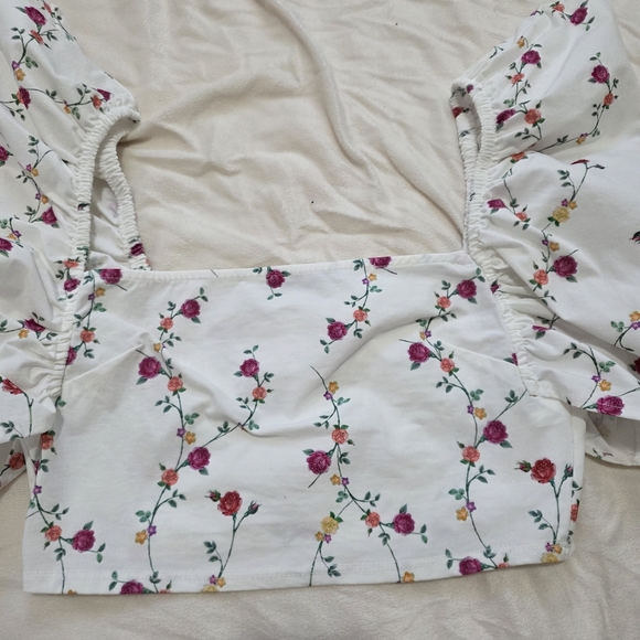 Zara Floral Puff Sleeve Crop Top - Picture 2 of 9